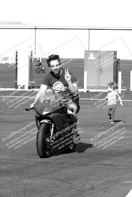 media/Mar-13-2022-SoCal Trackdays (Sun) [[112cf61d7e]]/Around the Pits/